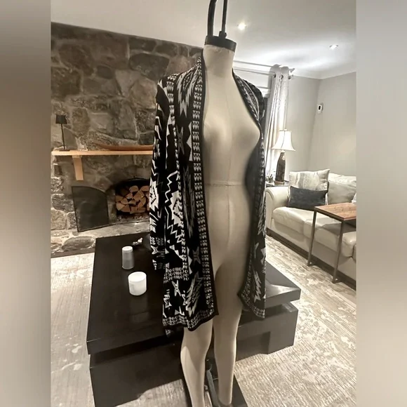 Aztec design wrap - Picture 2 of 6